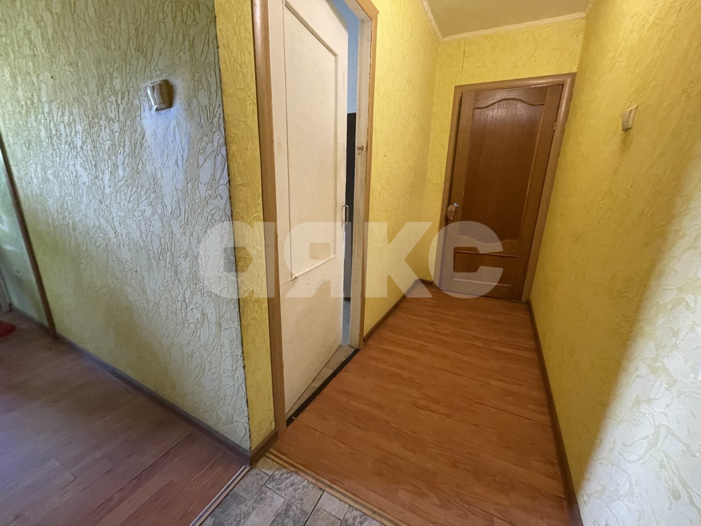 Фото №5: 3-комнатная квартира <span class="whitespace-nowrap">57 м²</span>, <span class="whitespace-nowrap">1/5 эт.</span> - Никитское, 13