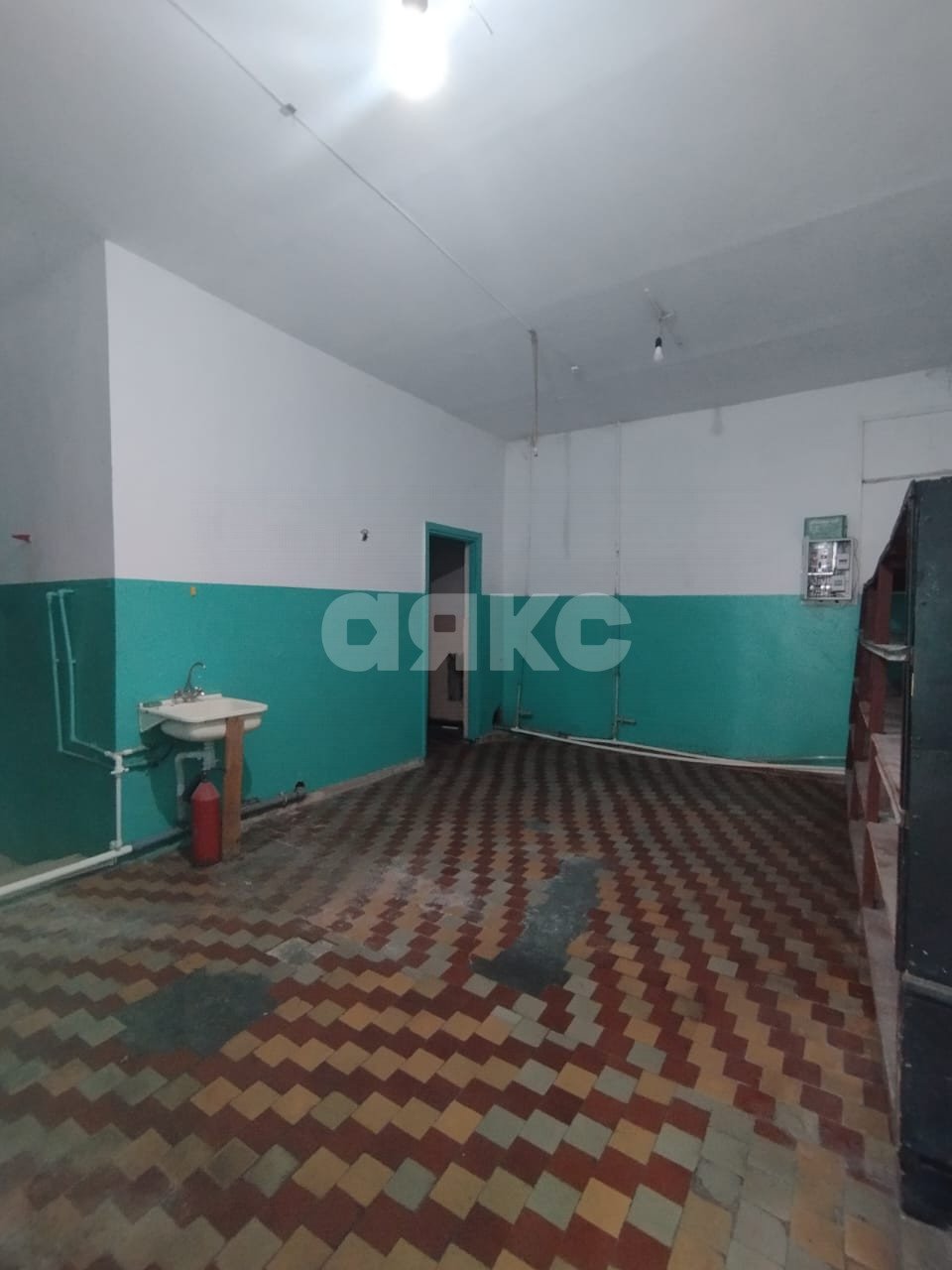Фото №6: Коммерция <span class="whitespace-nowrap">88 м²</span>, <span class="whitespace-nowrap">-1/5 эт.</span> - Туапсе, ул. Свободы, 24