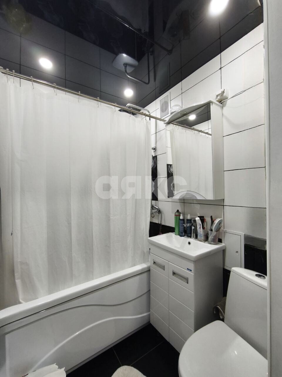 Фото №6: 2-комнатная квартира <span class="whitespace-nowrap">55 м²</span>, <span class="whitespace-nowrap">2/5 эт.</span> - Туапсе, ул. Маршала Жукова, 7/2