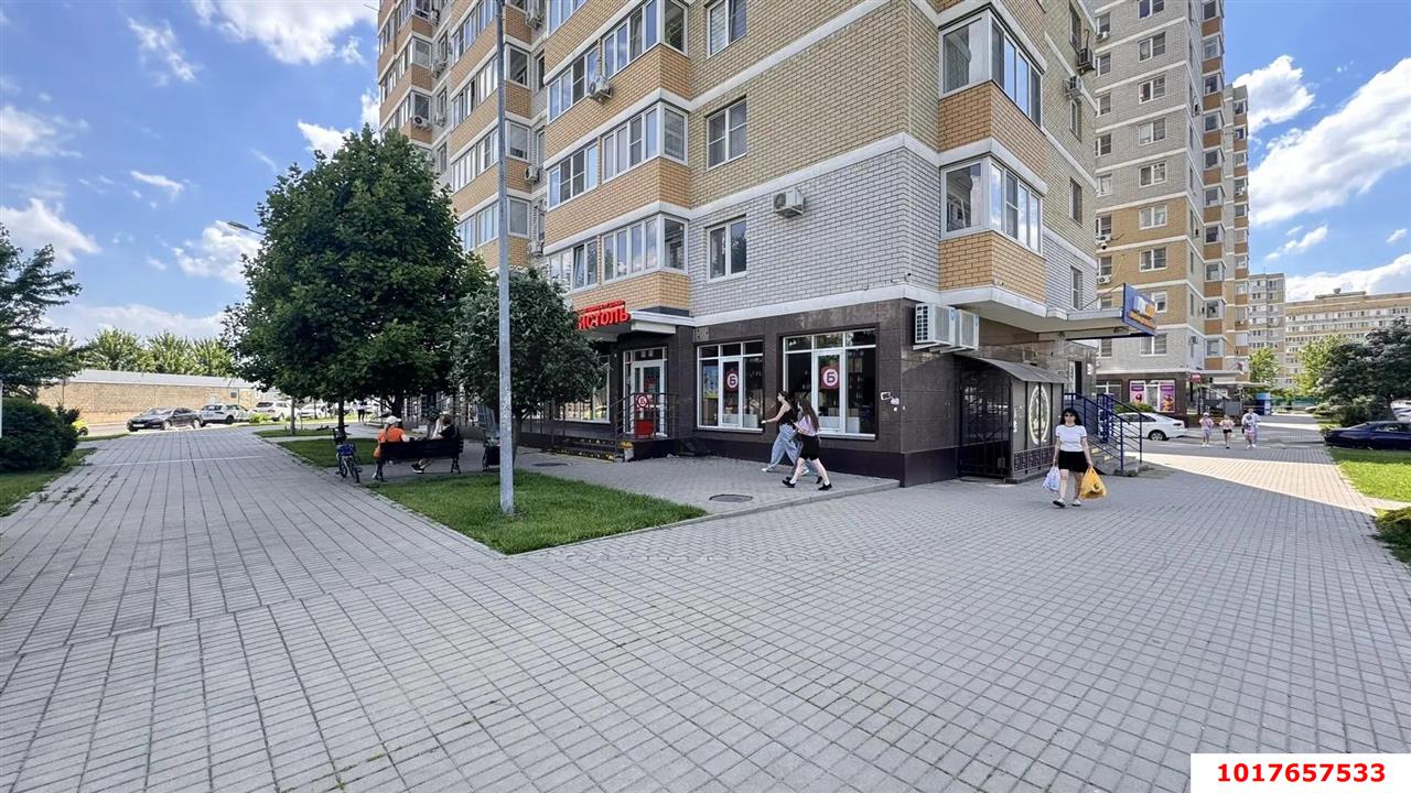 Фото №7: Торговое помещение <span class="whitespace-nowrap">83 м²</span>, <span class="whitespace-nowrap">1/9 эт.</span> - Краснодар, Прикубанский внутригородской округ, Славянский, мкр. Светлоград, ул. Красных Партизан, 1/3к11