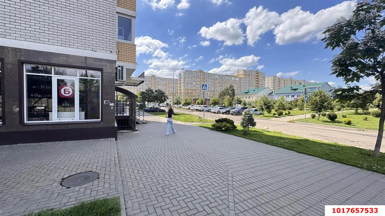 Фото №5: Торговое помещение <span class="whitespace-nowrap">83 м²</span>, <span class="whitespace-nowrap">1/9 эт.</span> - Краснодар, Прикубанский внутригородской округ, Славянский, мкр. Светлоград, ул. Красных Партизан, 1/3к11
