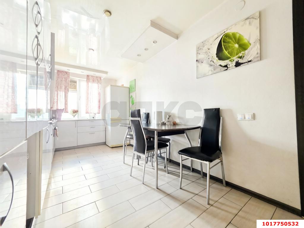 Фото №8: 4-комнатная квартира <span class="whitespace-nowrap">80 м²</span>, <span class="whitespace-nowrap">9/9 эт.</span> - Краснодар, Прикубанский внутригородской округ, мкр. Краевая Клиническая Больница, ул. Российская, 138
