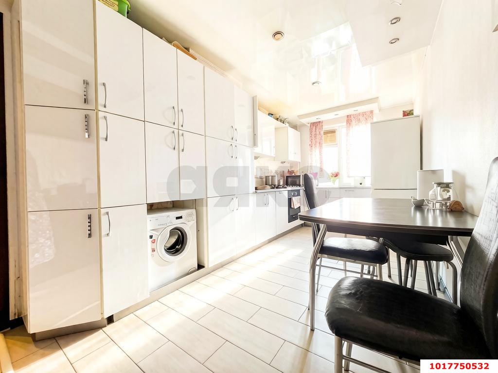 Фото №7: 4-комнатная квартира <span class="whitespace-nowrap">80 м²</span>, <span class="whitespace-nowrap">9/9 эт.</span> - Краснодар, Прикубанский внутригородской округ, мкр. Краевая Клиническая Больница, ул. Российская, 138