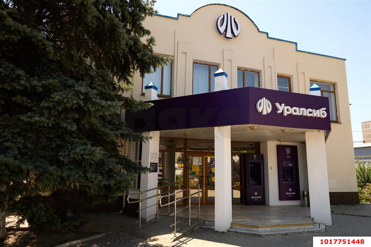 Фото №2: Отдельное здание <span class="whitespace-nowrap">587 м²</span>, <span class="whitespace-nowrap">2/2 эт.</span> - Кропоткин, мкр. Октябрьский, ул. Красная, 195