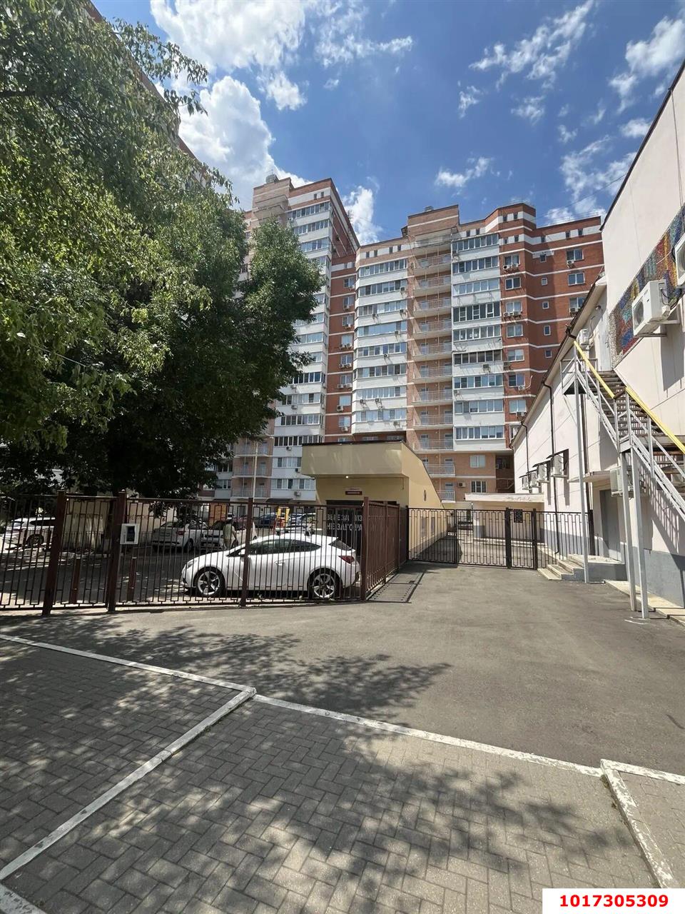 Фото №10: 3-комнатная квартира <span class="whitespace-nowrap">101 м²</span>, <span class="whitespace-nowrap">2/16 эт.</span> - Краснодар, Прикубанский внутригородской округ, мкр. Завод Измерительных Приборов, ул. Зиповская, 11