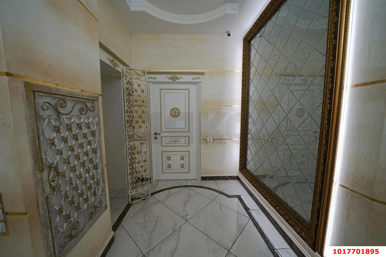 Фото №6: Офисное помещение <span class="whitespace-nowrap">608 м²</span>, <span class="whitespace-nowrap">5/5 эт.</span> - Краснодар, мкр. Западный внутригородской округ, ул. Красная, 155/1