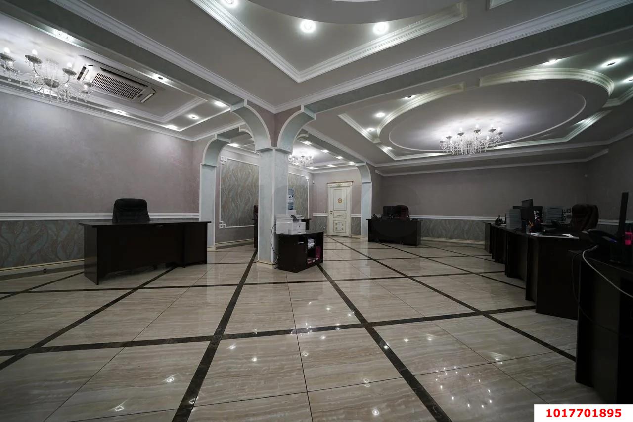 Фото №7: Офисное помещение <span class="whitespace-nowrap">608 м²</span>, <span class="whitespace-nowrap">5/5 эт.</span> - Краснодар, мкр. Западный внутригородской округ, ул. Красная, 155/1