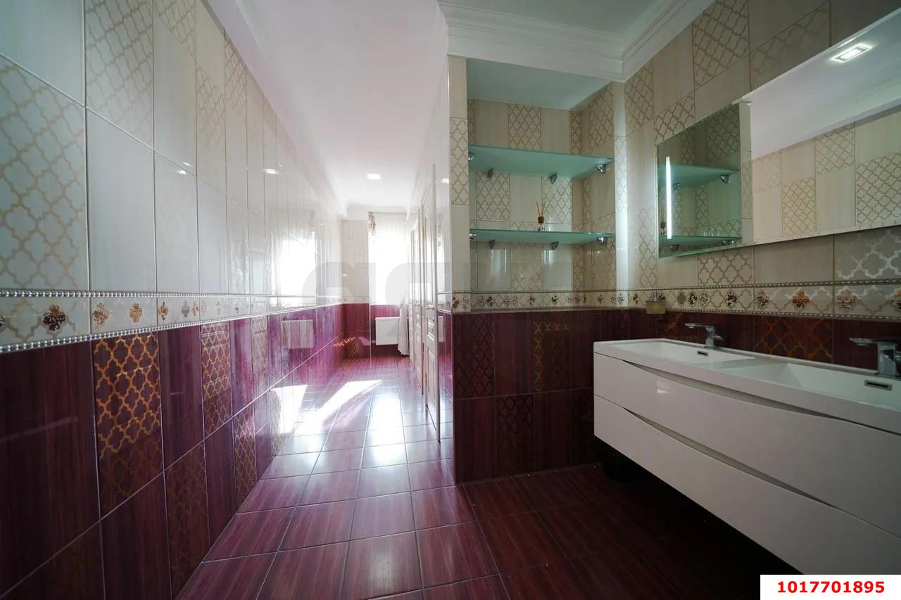 Фото №20: Офисное помещение <span class="whitespace-nowrap">608 м²</span>, <span class="whitespace-nowrap">5/5 эт.</span> - Краснодар, мкр. Западный внутригородской округ, ул. Красная, 155/1