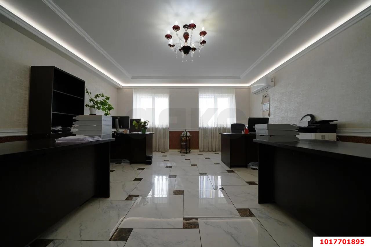 Фото №15: Офисное помещение <span class="whitespace-nowrap">608 м²</span>, <span class="whitespace-nowrap">5/5 эт.</span> - Краснодар, мкр. Западный внутригородской округ, ул. Красная, 155/1
