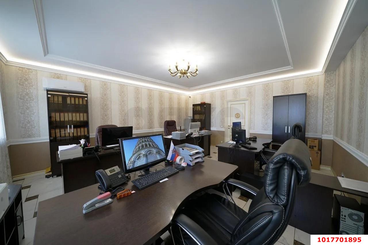 Фото №9: Офисное помещение <span class="whitespace-nowrap">608 м²</span>, <span class="whitespace-nowrap">5/5 эт.</span> - Краснодар, мкр. Западный внутригородской округ, ул. Красная, 155/1