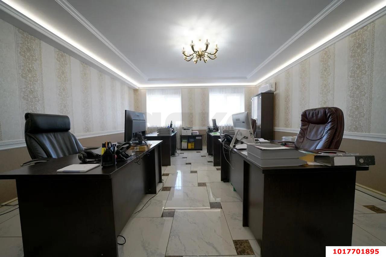 Фото №26: Офисное помещение <span class="whitespace-nowrap">608 м²</span>, <span class="whitespace-nowrap">5/5 эт.</span> - Краснодар, мкр. Западный внутригородской округ, ул. Красная, 155/1