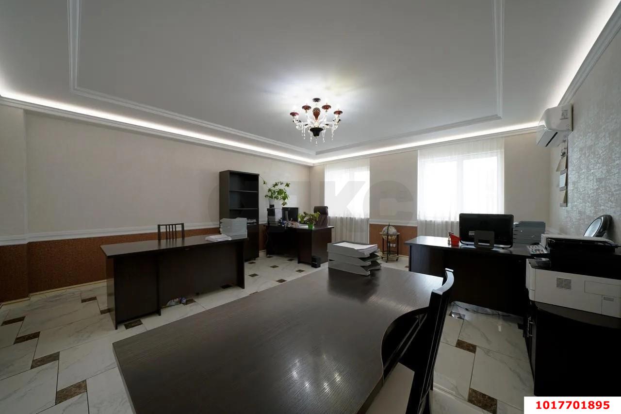 Фото №13: Офисное помещение <span class="whitespace-nowrap">608 м²</span>, <span class="whitespace-nowrap">5/5 эт.</span> - Краснодар, мкр. Западный внутригородской округ, ул. Красная, 155/1