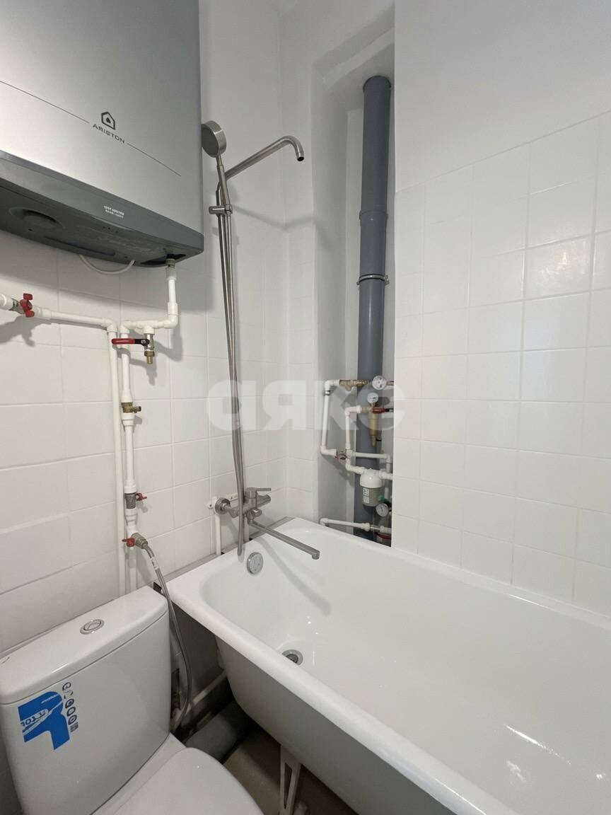 Фото №6: 1-комнатная квартира <span class="whitespace-nowrap">28 м²</span>, <span class="whitespace-nowrap">4/4 эт.</span> - Мариуполь, Левобережный, мкр. 3-й участок, пр-кт Победы, 47