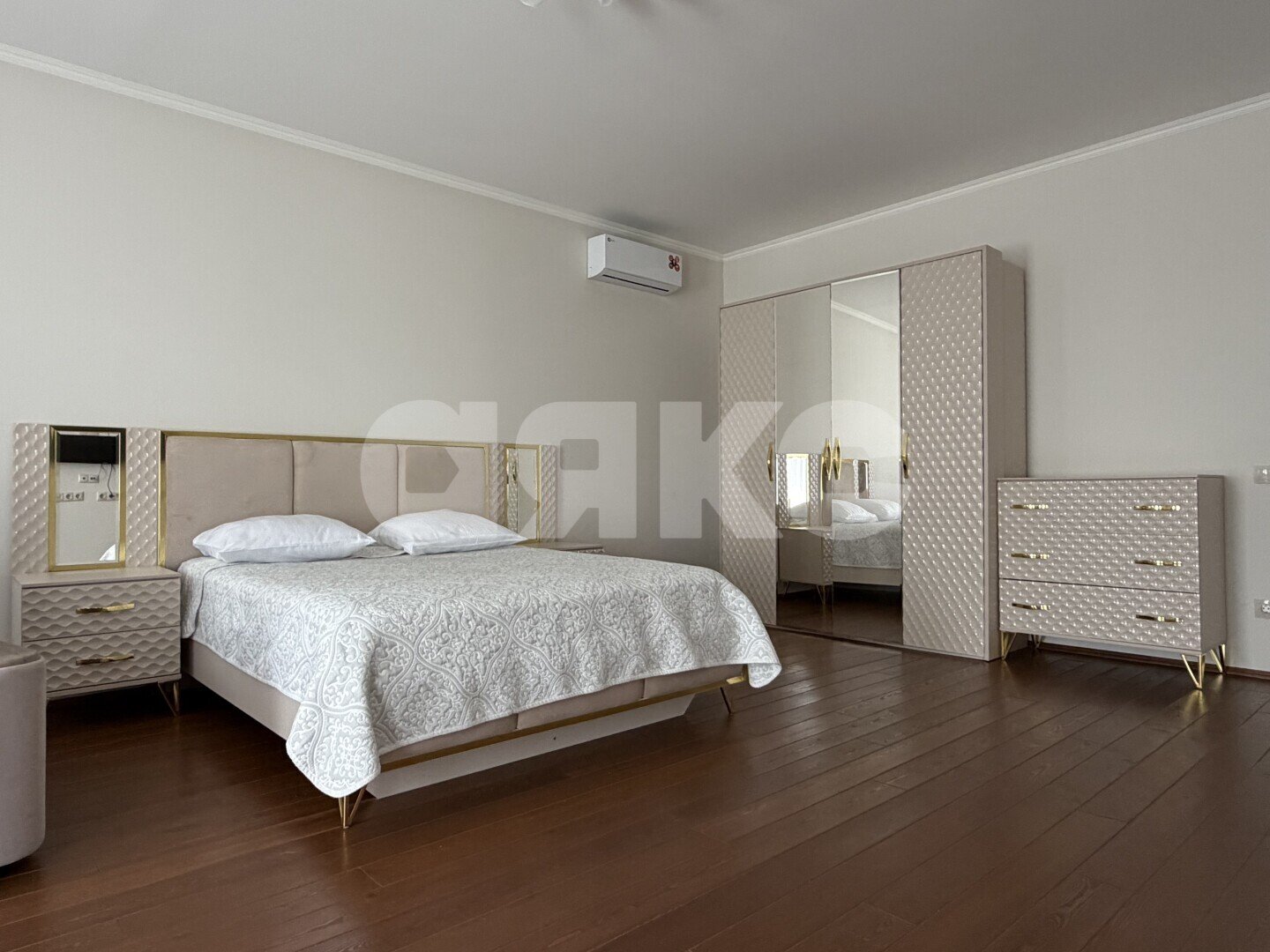 Фото №26: Коттедж <span class="whitespace-nowrap">251 м²</span> <span class="whitespace-nowrap">+ 14 сот.</span>, <span class="whitespace-nowrap">2 эт.</span> - ДНТ Старая Мельница-2, мкр. квартал 30401, 176