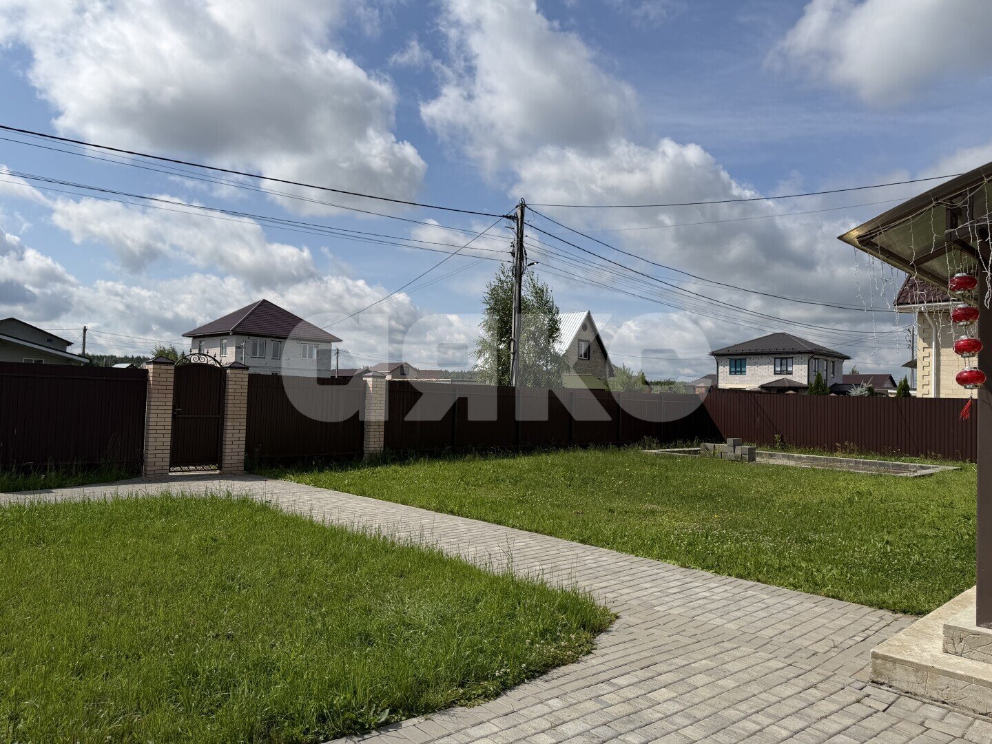 Фото №6: Коттедж <span class="whitespace-nowrap">251 м²</span> <span class="whitespace-nowrap">+ 14 сот.</span>, <span class="whitespace-nowrap">2 эт.</span> - ДНТ Старая Мельница-2, мкр. квартал 30401, 176