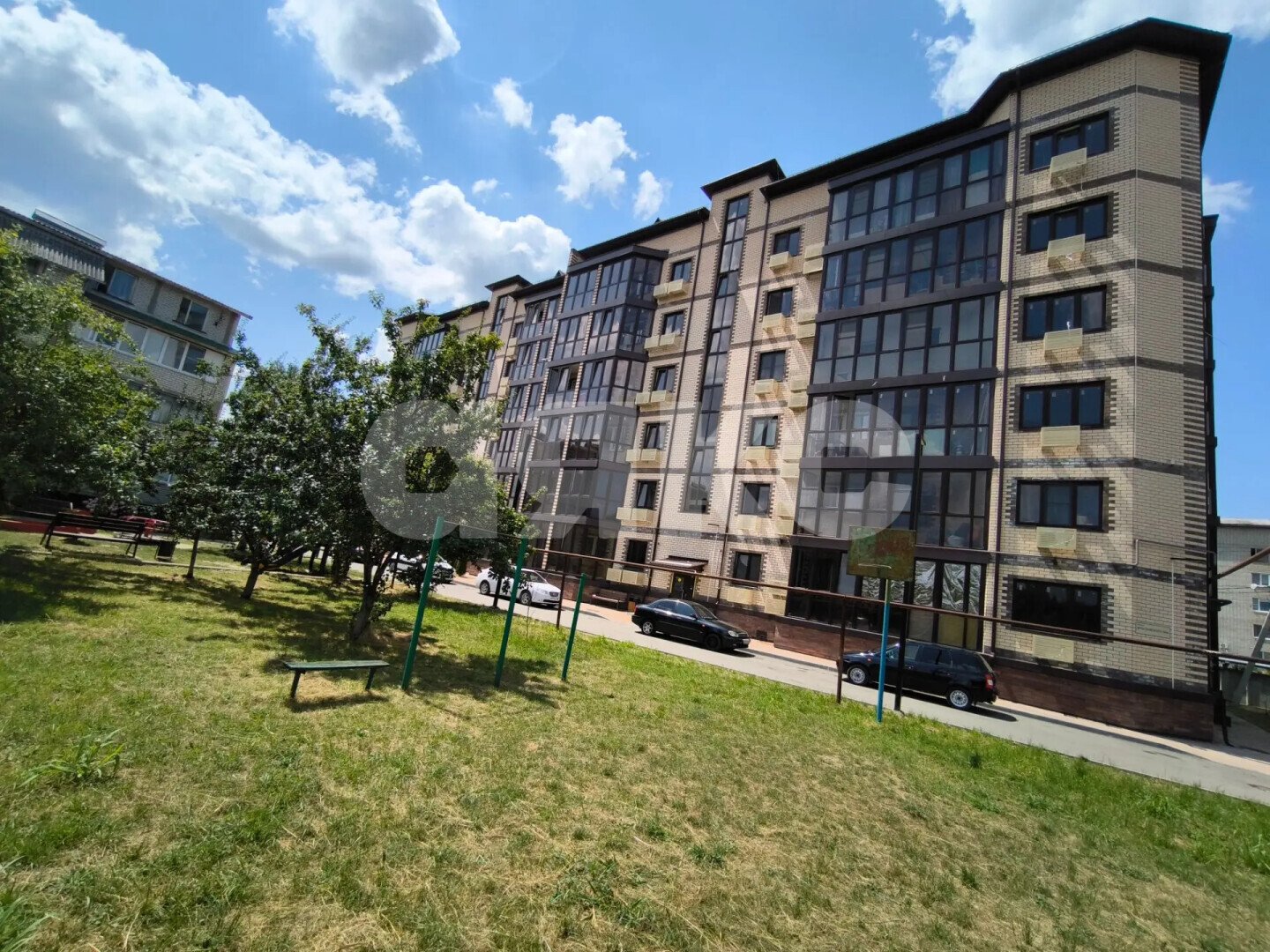 Фото №1: 1-комнатная квартира <span class="whitespace-nowrap">50 м²</span>, <span class="whitespace-nowrap">1/8 эт.</span> - Горячий Ключ, мкр. Городская Больница, ул. Ярославского, 100В