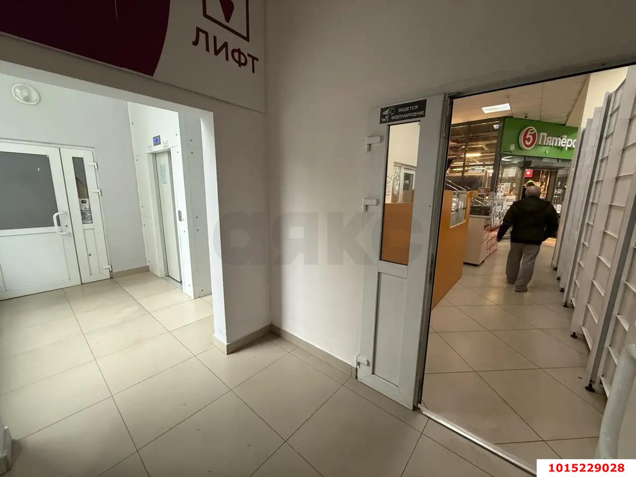 Фото №7: Торговое помещение <span class="whitespace-nowrap">170 м²</span>, <span class="whitespace-nowrap">2/2 эт.</span> - Краснодар, Прикубанский внутригородской округ, мкр. Фестивальный, ул. Атарбекова, 38/1