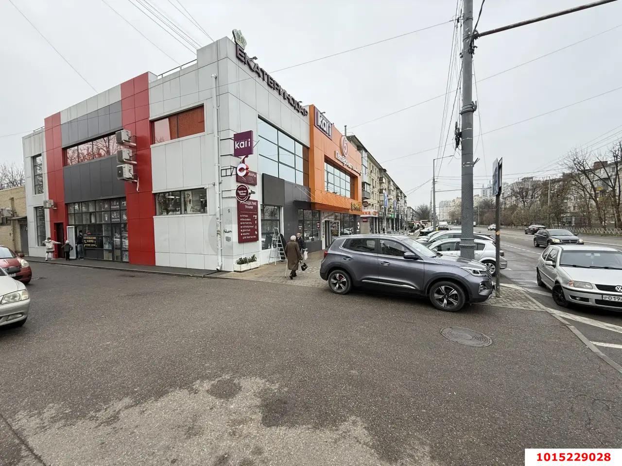 Фото №8: Торговое помещение <span class="whitespace-nowrap">170 м²</span>, <span class="whitespace-nowrap">2/2 эт.</span> - Краснодар, Прикубанский внутригородской округ, мкр. Фестивальный, ул. Атарбекова, 38/1
