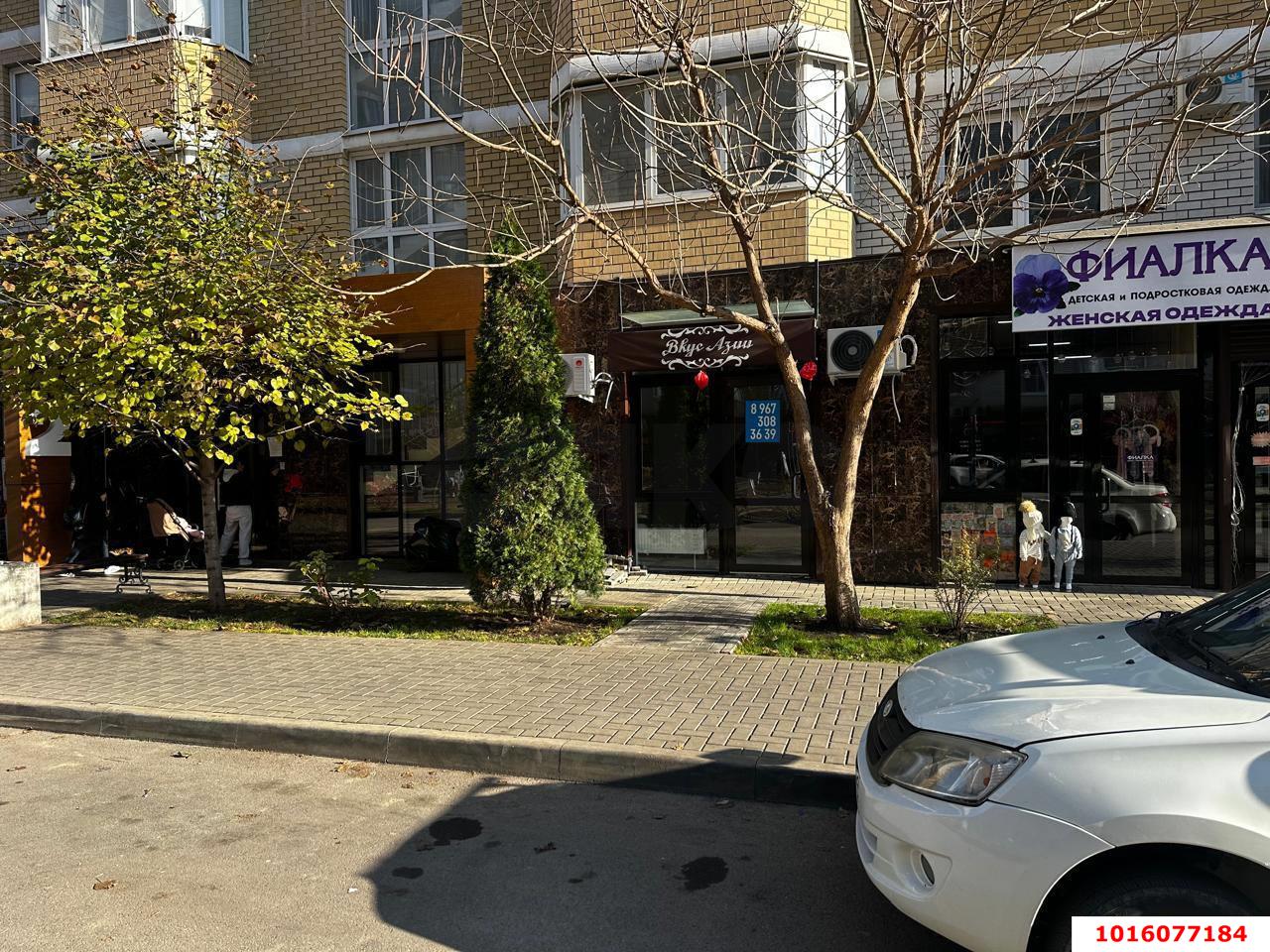 Фото №6: Торговое помещение <span class="whitespace-nowrap">34 м²</span>, <span class="whitespace-nowrap">1/16 эт.</span> - Краснодар, Прикубанский внутригородской округ, Славянский, мкр. Светлоград, ул. Красных Партизан, 1/4к11