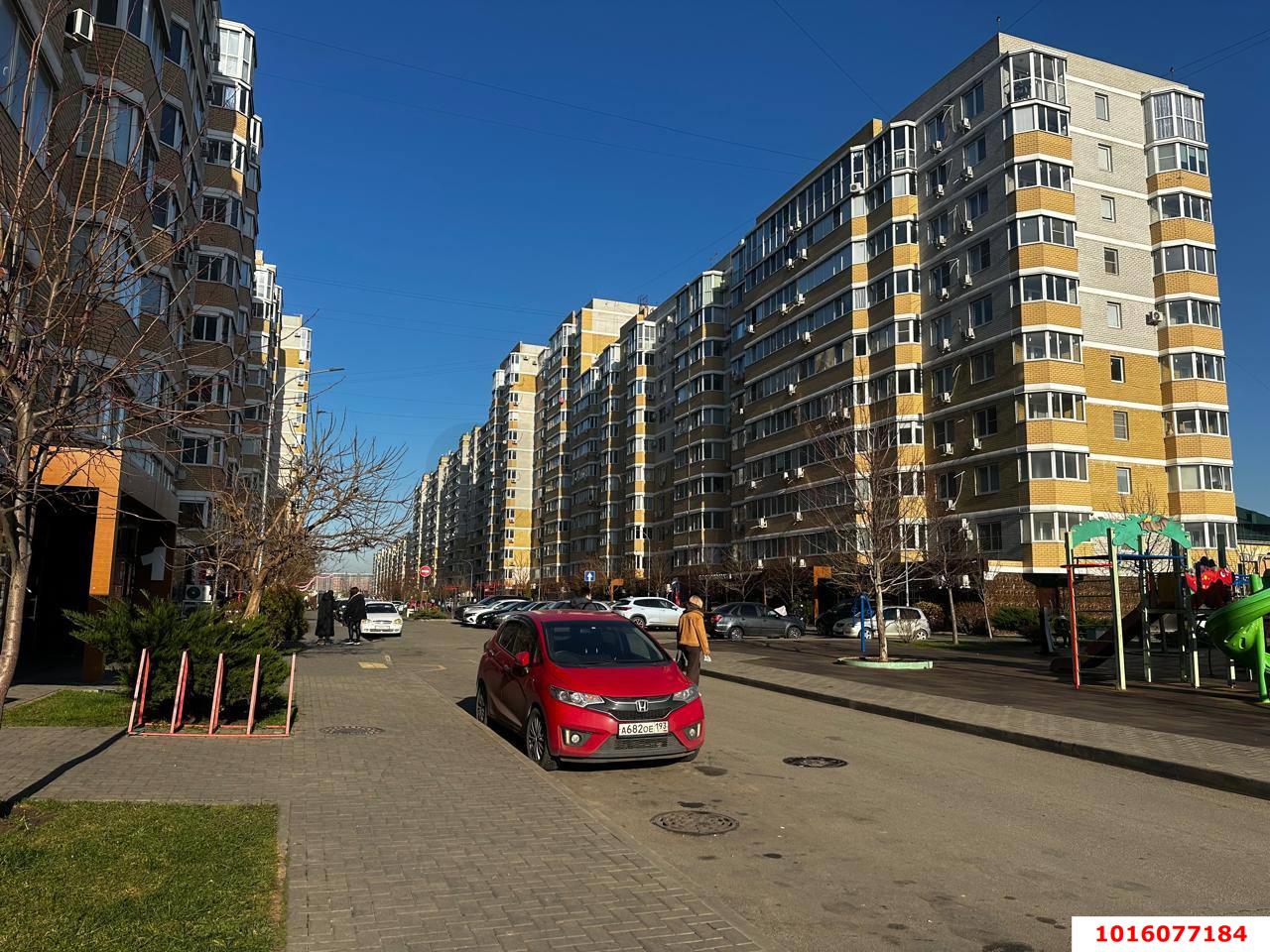 Фото №14: Торговое помещение <span class="whitespace-nowrap">34 м²</span>, <span class="whitespace-nowrap">1/16 эт.</span> - Краснодар, Прикубанский внутригородской округ, Славянский, мкр. Светлоград, ул. Красных Партизан, 1/4к11