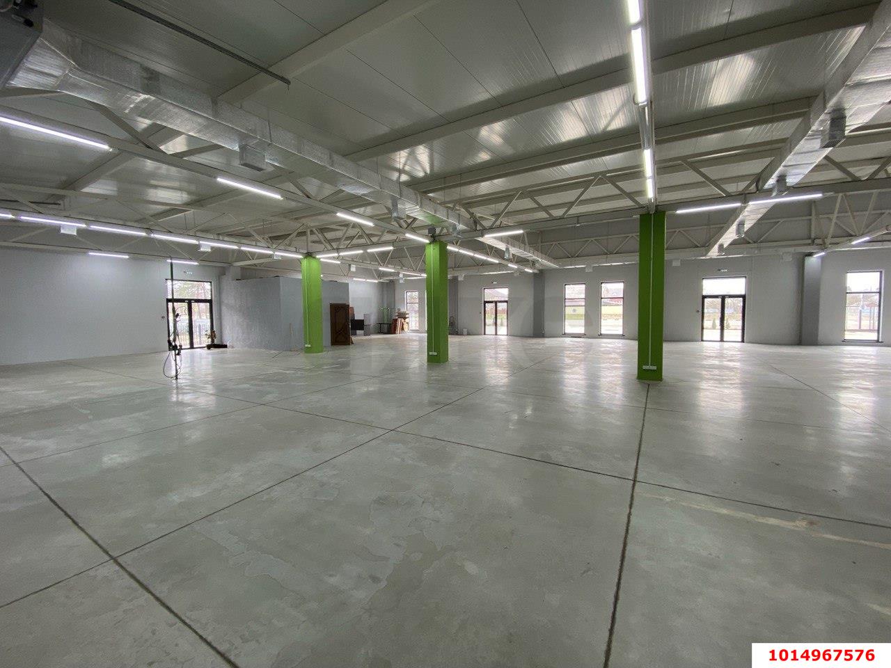 Фото №3: Отдельное здание <span class="whitespace-nowrap">1463 м²</span>, <span class="whitespace-nowrap">1 эт.</span> - Апшеронск, ул. Щорса, 1А