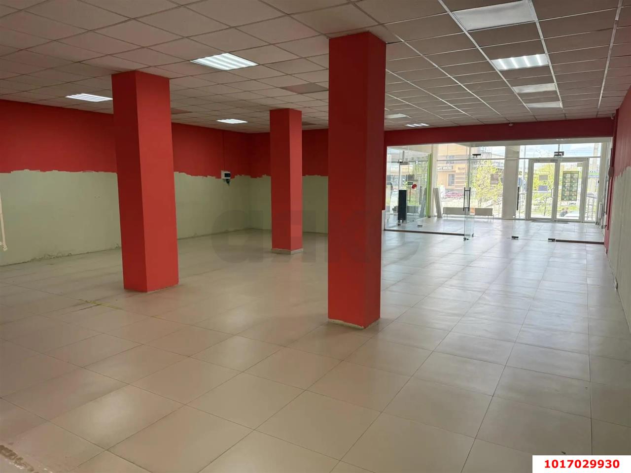 Фото №2: Торговое помещение <span class="whitespace-nowrap">212 м²</span>, <span class="whitespace-nowrap">1/6 эт.</span> - Краснодар, Прикубанский внутригородской округ, мкр. Музыкальный, ул. Московская, 124