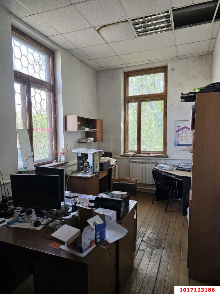 Фото №8: Коммерция <span class="whitespace-nowrap">1116 м²</span>, <span class="whitespace-nowrap">1/3 эт.</span> - Краснодар, Центральный внутригородской округ, мкр. Центральный