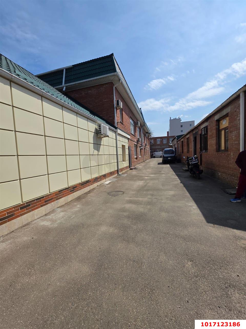 Фото №6: Коммерция <span class="whitespace-nowrap">1116 м²</span>, <span class="whitespace-nowrap">1/3 эт.</span> - Краснодар, Центральный внутригородской округ, мкр. Центральный