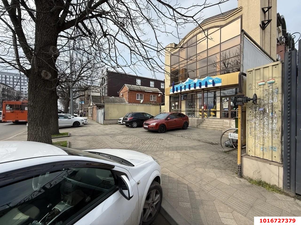 Фото №6: Торговое помещение <span class="whitespace-nowrap">89 м²</span>, <span class="whitespace-nowrap">1/1 эт.</span> - Краснодар, Центральный внутригородской округ, мкр. Покровка, ул. Северная, 435