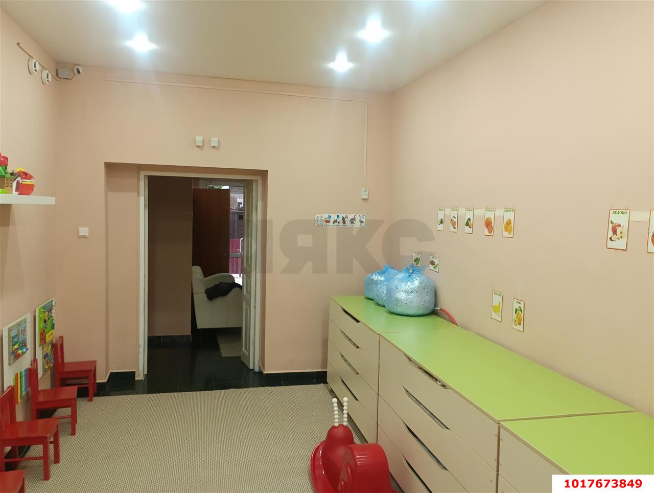 Фото №6: Офисное помещение <span class="whitespace-nowrap">62 м²</span>, <span class="whitespace-nowrap">1/6 эт.</span> - Краснодар, Западный внутригородской округ, Сельскохозяйственный Институт, мкр. Юбилейный, пр-кт Чекистов, 35