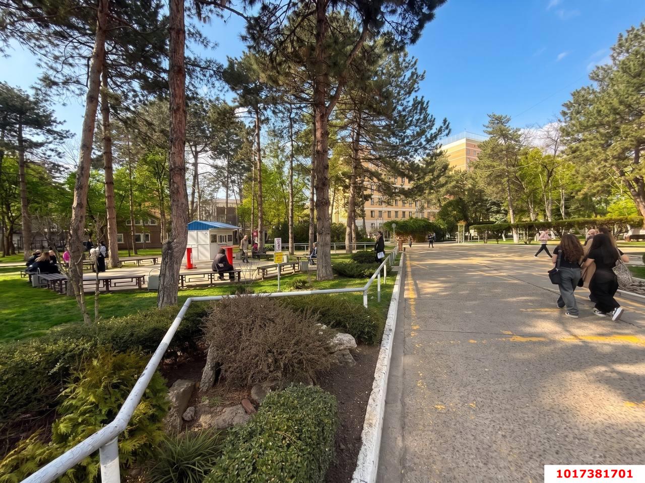 Фото №5: Отдельное здание <span class="whitespace-nowrap">172 м²</span>, <span class="whitespace-nowrap">1/2 эт.</span> - Краснодар, Карасунский внутригородской округ, мкр. Черёмушки, ул. Ставропольская, 109/2