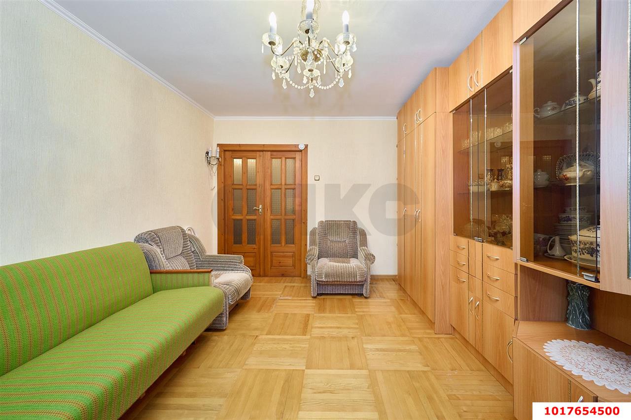 Фото №3: 1-комнатная квартира <span class="whitespace-nowrap">42 м²</span>, <span class="whitespace-nowrap">8/14 эт.</span> - Краснодар, Западный внутригородской округ, мкр. Центральный, ул. имени Пушкина, 5