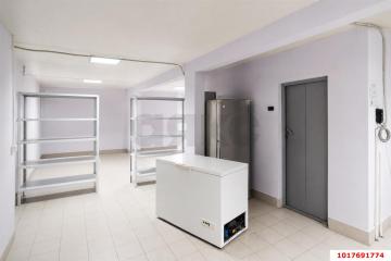 Фото №1: Торговое помещение <span class="whitespace-nowrap">932 м²</span>, <span class="whitespace-nowrap">5 эт.</span> - Краснодар, мкр. Солнечный, ул. Архитектора Ишунина, 2