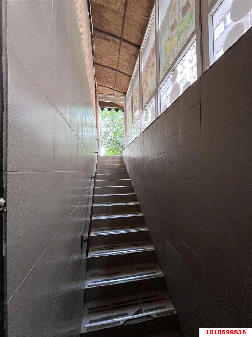 Фото №10: Торговое помещение <span class="whitespace-nowrap">41 м²</span>, <span class="whitespace-nowrap">-1/6 эт.</span> - Краснодар, Прикубанский внутригородской округ, мкр. Музыкальный, ул. имени Сергея Есенина, 100