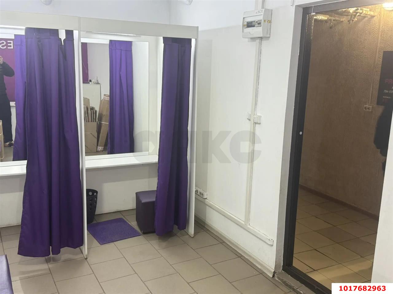 Фото №3: Торговое помещение <span class="whitespace-nowrap">37 м²</span>, <span class="whitespace-nowrap">14 эт.</span> - Краснодар, Прикубанский внутригородской округ, мкр. Восточно-Кругликовский, ул. Героя А.А. Аверкиева, 8