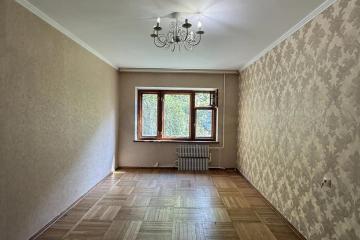 Фото №1: 3-комнатная квартира <span class="whitespace-nowrap">61 м²</span>, <span class="whitespace-nowrap">1/5 эт.</span> - Краснодар, мкр. Западный внутригородской округ, ул. Северная, 253