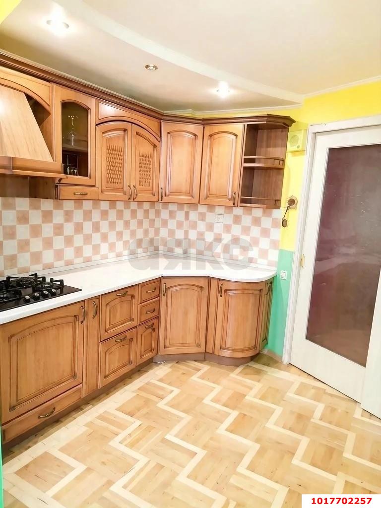 Фото №2: 3-комнатная квартира <span class="whitespace-nowrap">75 м²</span>, <span class="whitespace-nowrap">5/9 эт.</span> - Краснодар, Центральный внутригородской округ, мкр. Центральный, ул. Суворова, 74