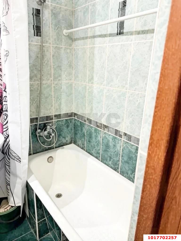 Фото №13: 3-комнатная квартира <span class="whitespace-nowrap">75 м²</span>, <span class="whitespace-nowrap">5/9 эт.</span> - Краснодар, Центральный внутригородской округ, мкр. Центральный, ул. Суворова, 74