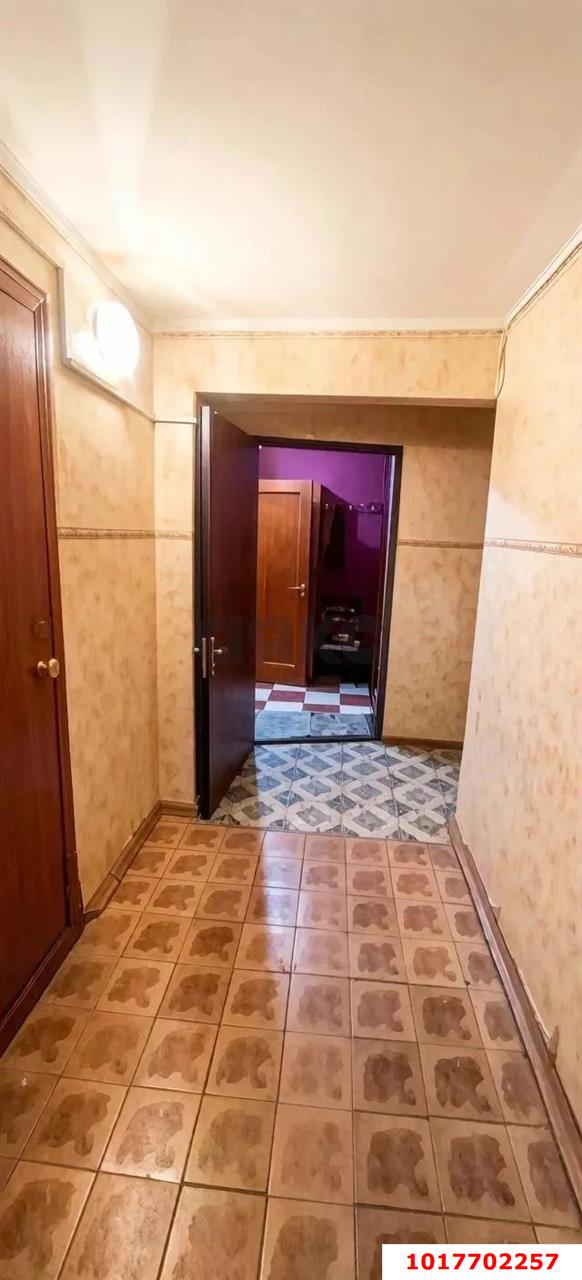 Фото №8: 3-комнатная квартира <span class="whitespace-nowrap">75 м²</span>, <span class="whitespace-nowrap">5/9 эт.</span> - Краснодар, Центральный внутригородской округ, мкр. Центральный, ул. Суворова, 74