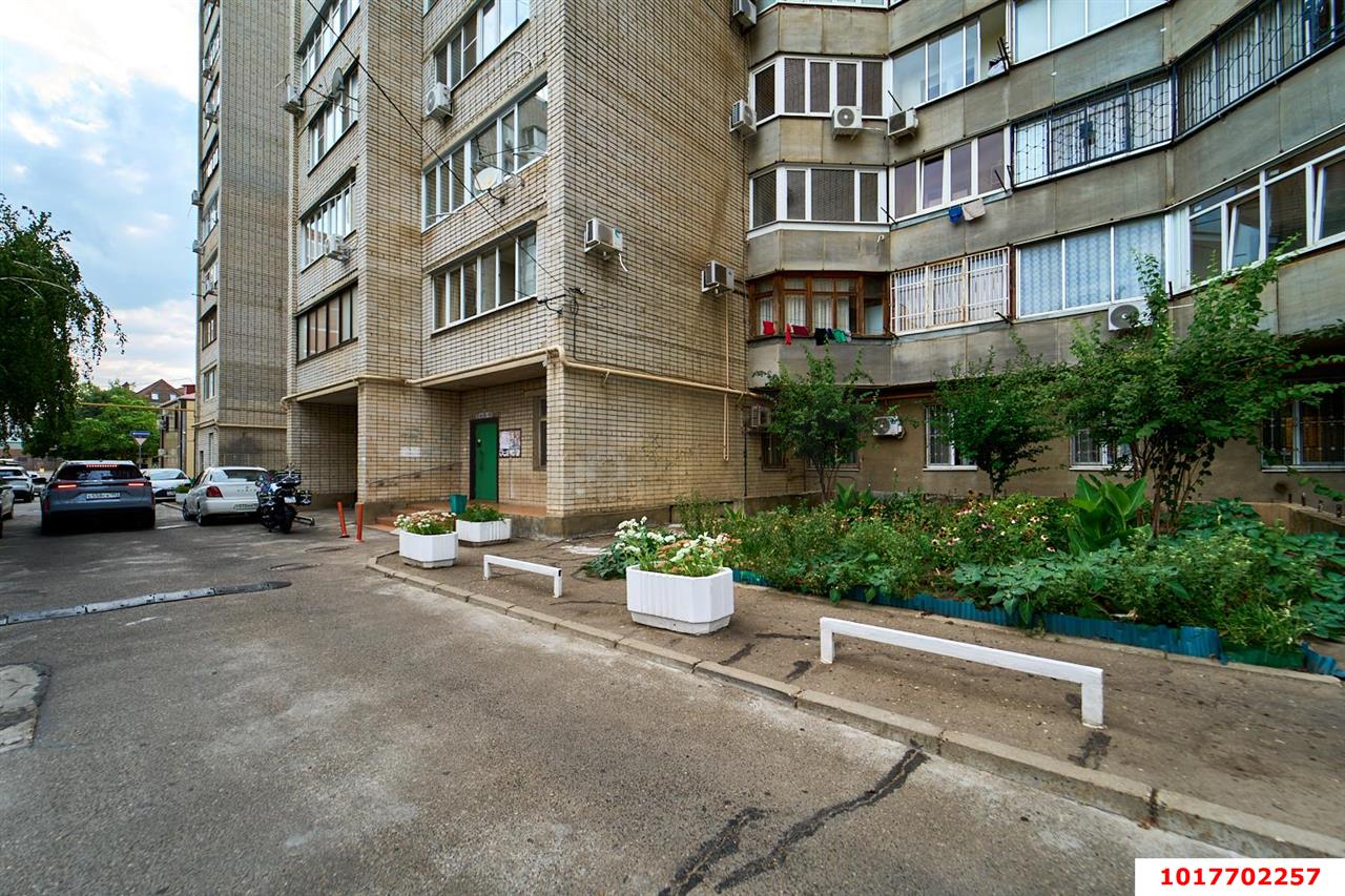 Фото №23: 3-комнатная квартира <span class="whitespace-nowrap">75 м²</span>, <span class="whitespace-nowrap">5/9 эт.</span> - Краснодар, Центральный внутригородской округ, мкр. Центральный, ул. Суворова, 74