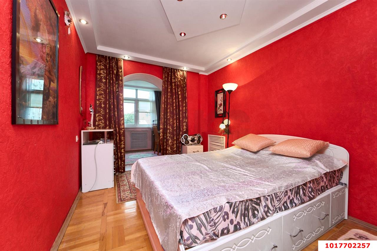 Фото №12: 3-комнатная квартира <span class="whitespace-nowrap">75 м²</span>, <span class="whitespace-nowrap">5/9 эт.</span> - Краснодар, Центральный внутригородской округ, мкр. Центральный, ул. Суворова, 74