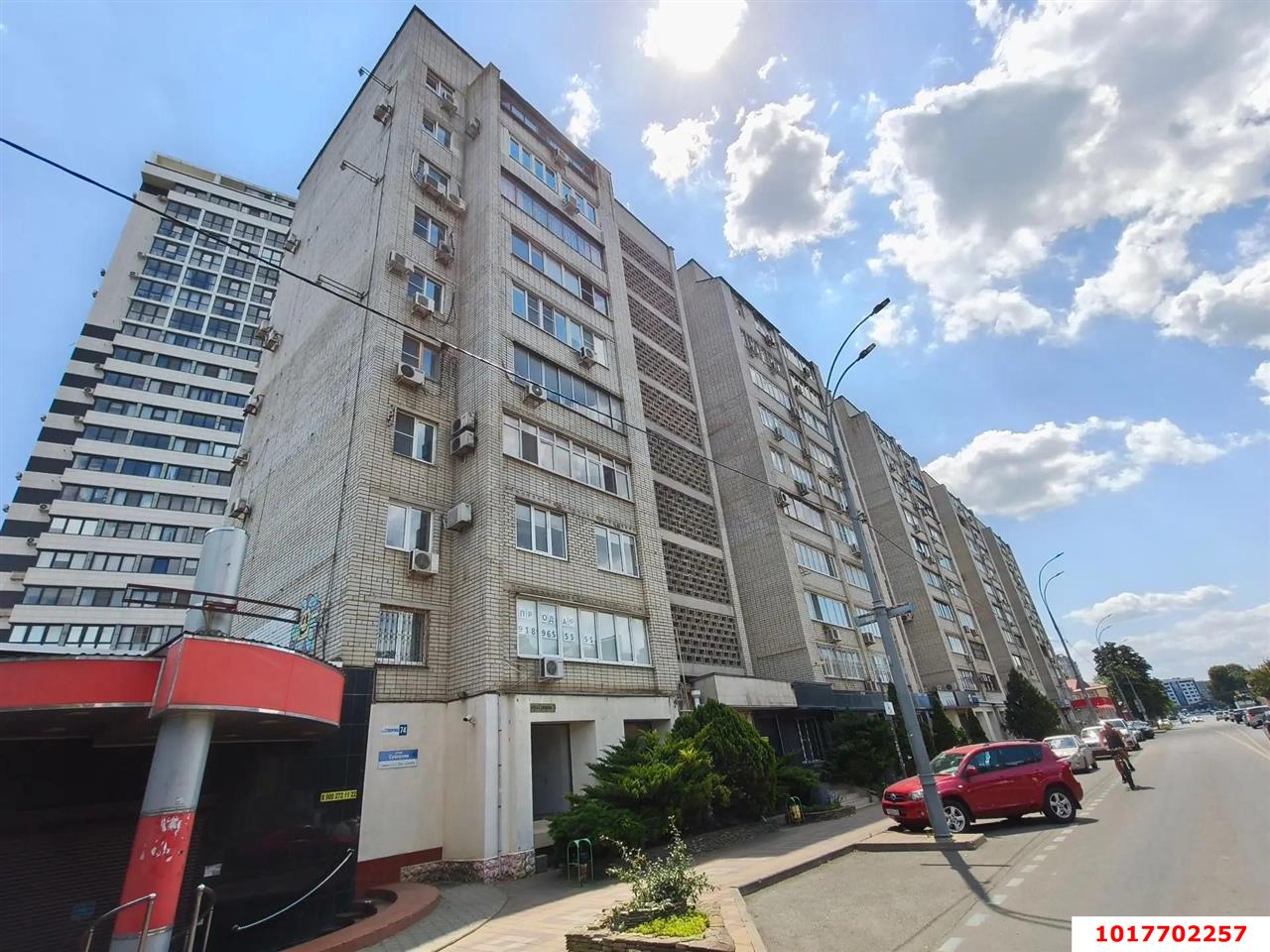 Фото №2: 3-комнатная квартира <span class="whitespace-nowrap">75 м²</span>, <span class="whitespace-nowrap">5/9 эт.</span> - Краснодар, Центральный внутригородской округ, мкр. Центральный, ул. Суворова, 74