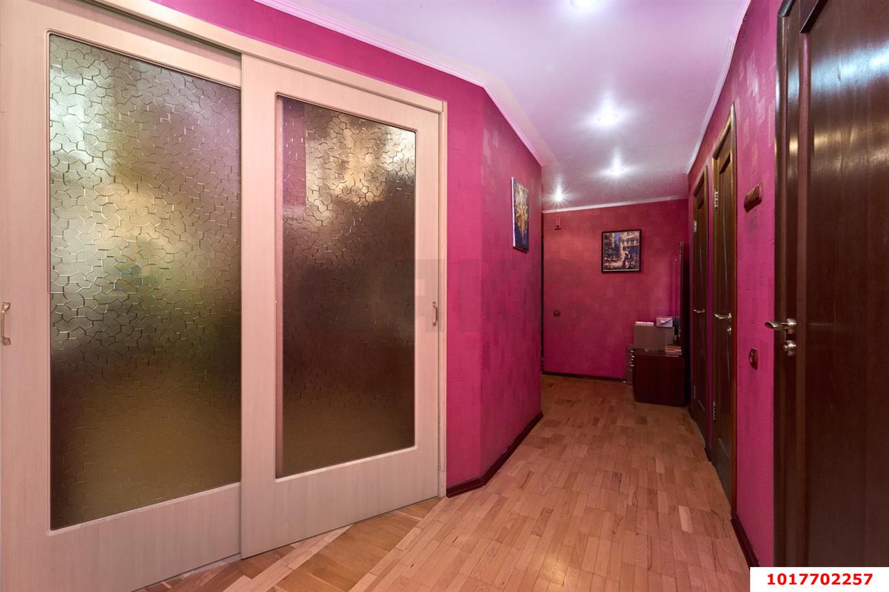 Фото №3: 3-комнатная квартира <span class="whitespace-nowrap">75 м²</span>, <span class="whitespace-nowrap">5/9 эт.</span> - Краснодар, Центральный внутригородской округ, мкр. Центральный, ул. Суворова, 74