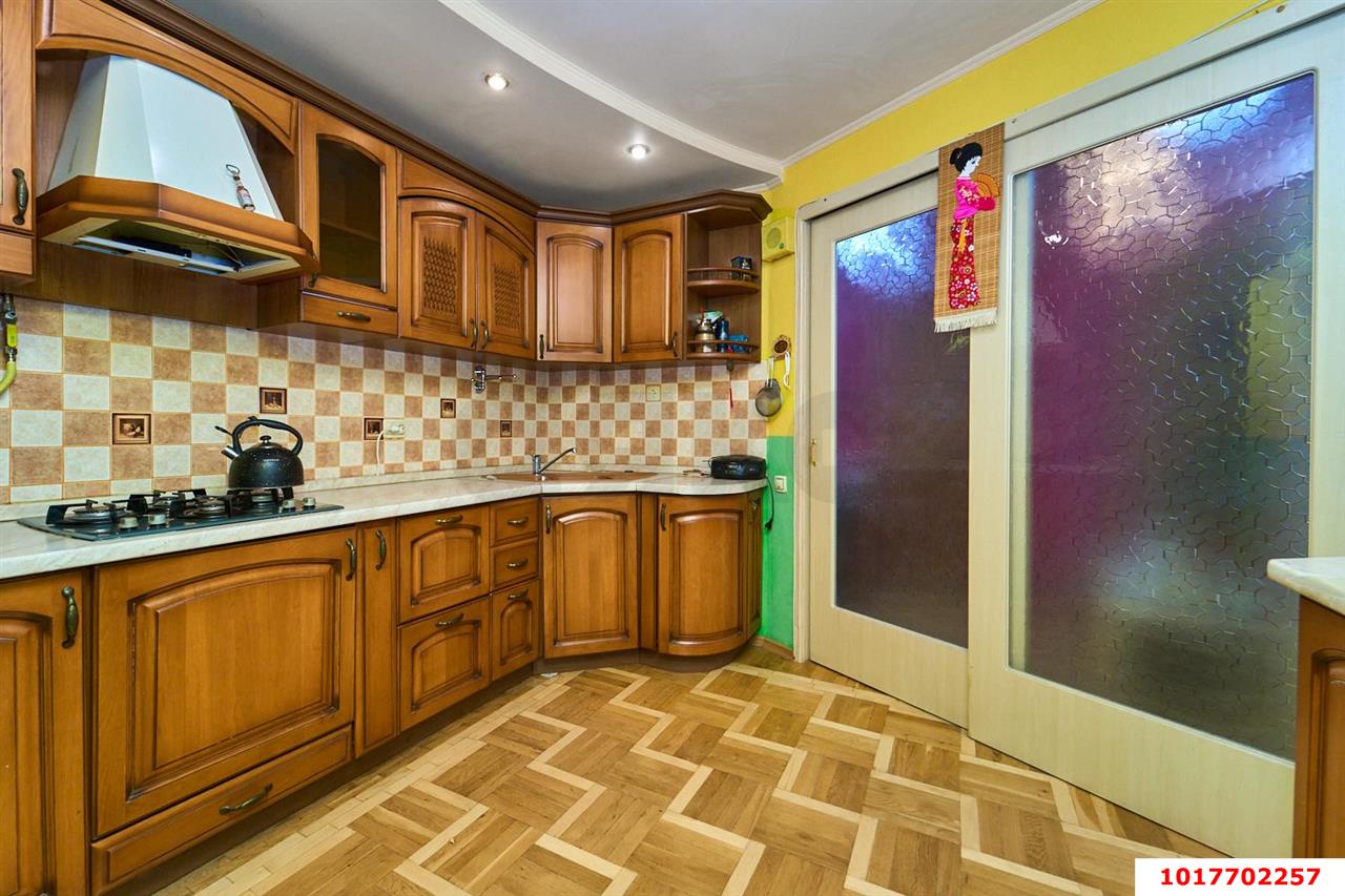 Фото №20: 3-комнатная квартира <span class="whitespace-nowrap">75 м²</span>, <span class="whitespace-nowrap">5/9 эт.</span> - Краснодар, Центральный внутригородской округ, мкр. Центральный, ул. Суворова, 74
