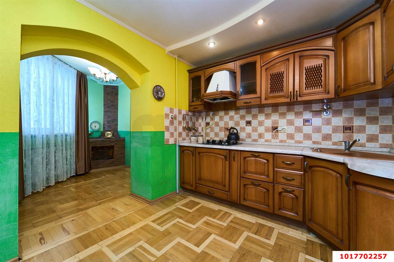 Фото №22: 3-комнатная квартира <span class="whitespace-nowrap">75 м²</span>, <span class="whitespace-nowrap">5/9 эт.</span> - Краснодар, Центральный внутригородской округ, мкр. Центральный, ул. Суворова, 74