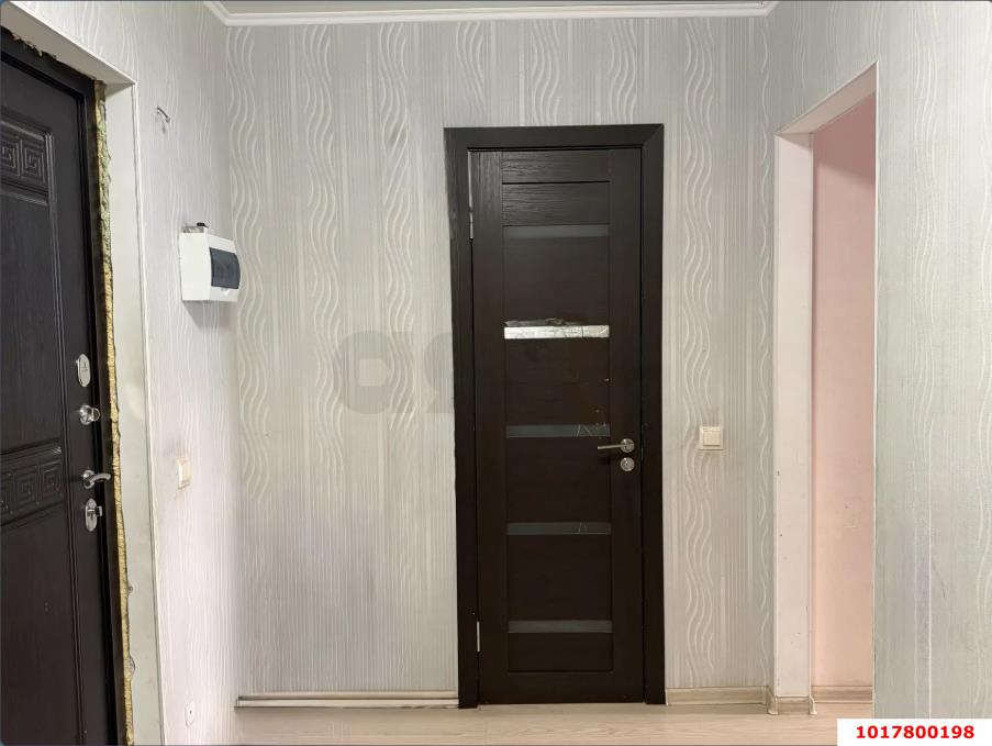 Фото №6: 1-комнатная квартира <span class="whitespace-nowrap">42 м²</span>, <span class="whitespace-nowrap">13/16 эт.</span> - Краснодар, Карасунский внутригородской округ, Черёмушки, мкр. ЖК Ставропольский, ул. Селезнёва, 4/13к2