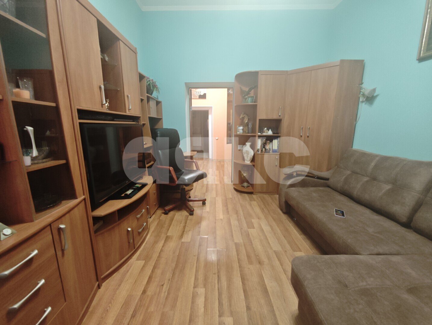 Фото №9: Дом <span class="whitespace-nowrap">245 м²</span> <span class="whitespace-nowrap">+ 4 сот.</span>, <span class="whitespace-nowrap">3 эт.</span> - Мариуполь, р. Жовтневый, ул. 1 Мая, 39