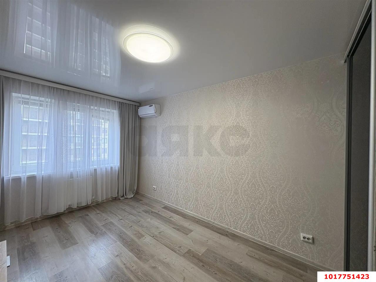 Фото №2: 1-комнатная квартира <span class="whitespace-nowrap">38 м²</span>, <span class="whitespace-nowrap">13/18 эт.</span> - Краснодар, Прикубанский внутригородской округ, имени Петра Метальникова, мкр. жилой комплекс Инсити, ул. Евгении Жигуленко, 11к1