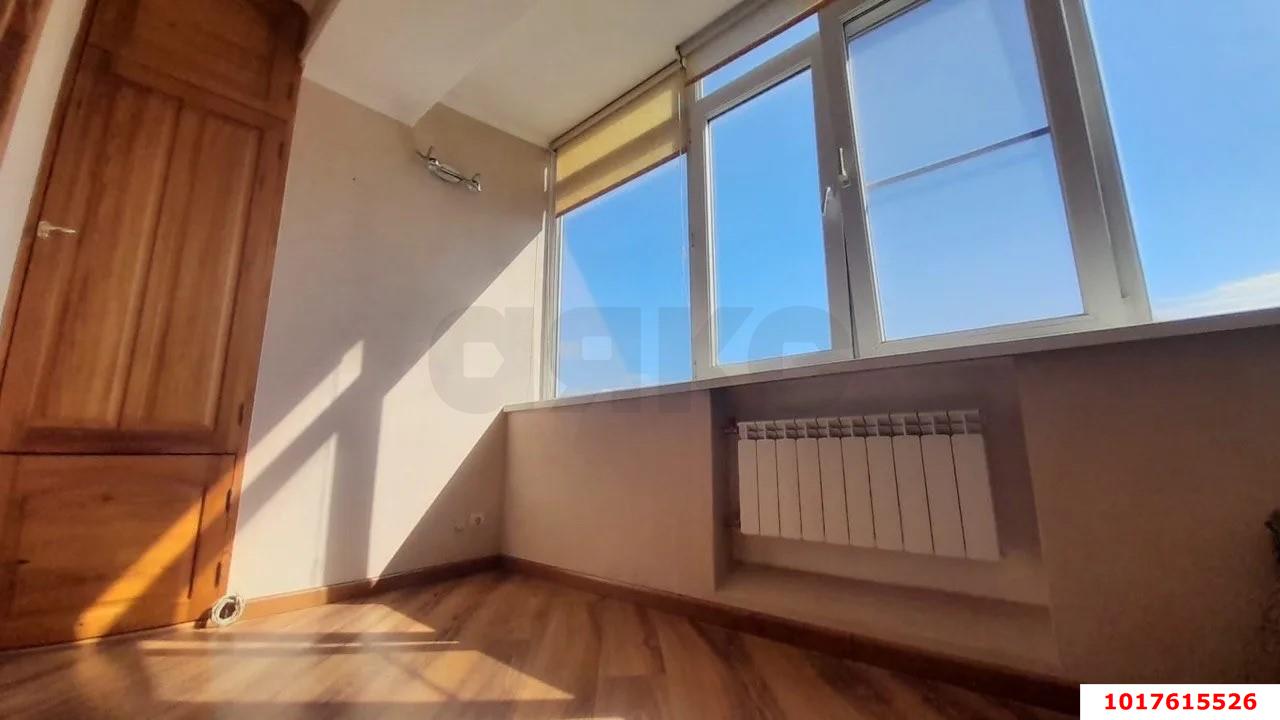 Фото №2: 2-комнатная квартира <span class="whitespace-nowrap">90 м²</span>, <span class="whitespace-nowrap">4/5 эт.</span> - Краснодар, Западный внутригородской округ, мкр. Кожзавод, ул. Минская, 122