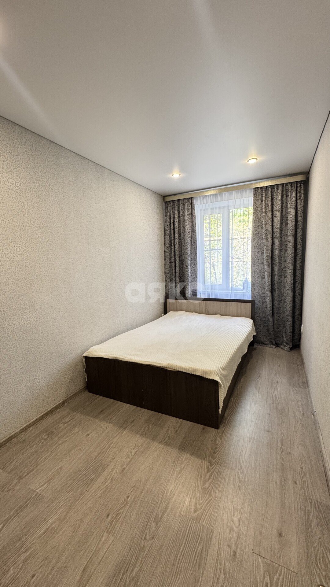 Фото №4: 2-комнатная квартира <span class="whitespace-nowrap">42 м²</span>, <span class="whitespace-nowrap">1/4 эт.</span> - Туапсе, ул. Маршала Жукова, 19